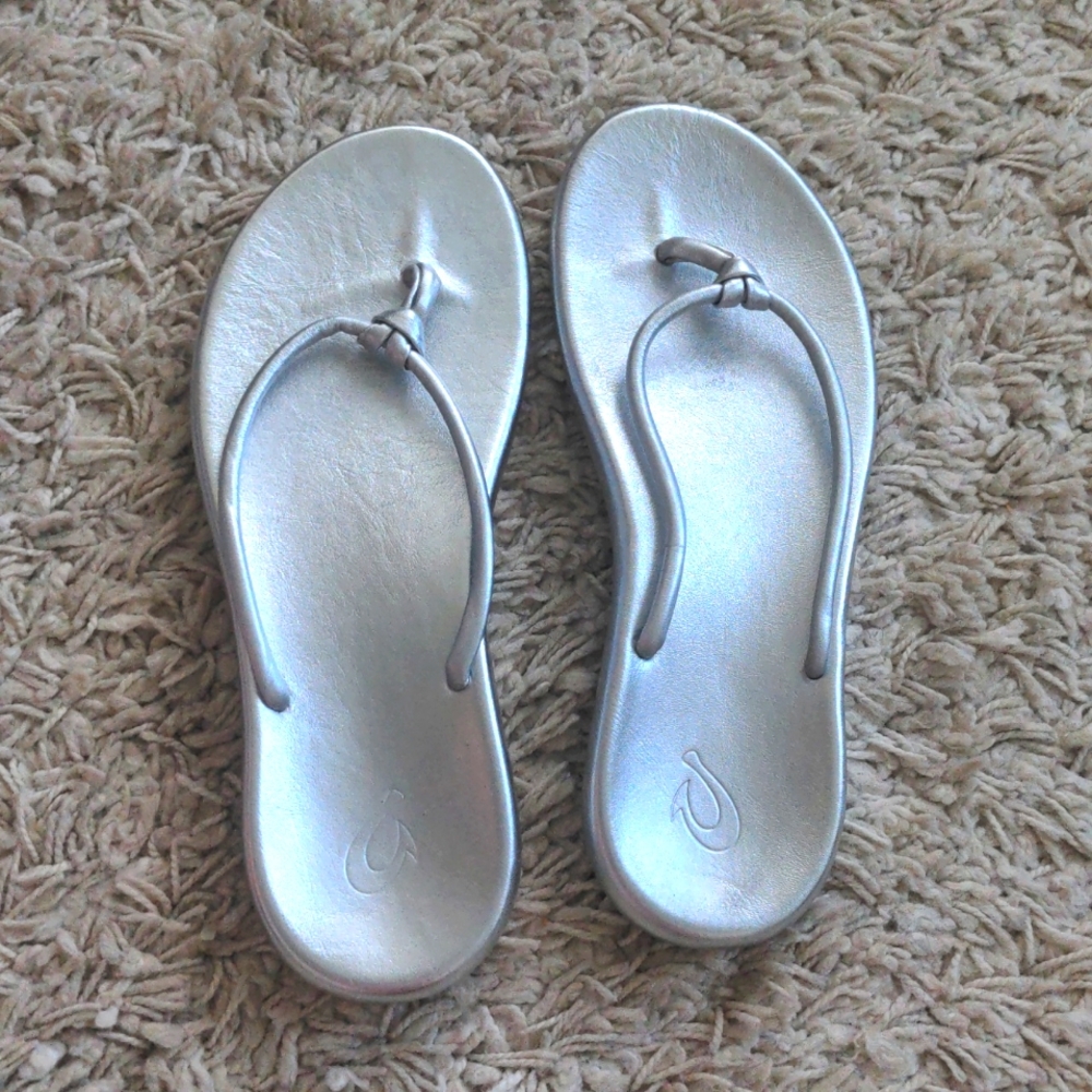 Olu Kai Aka Silver Slippers